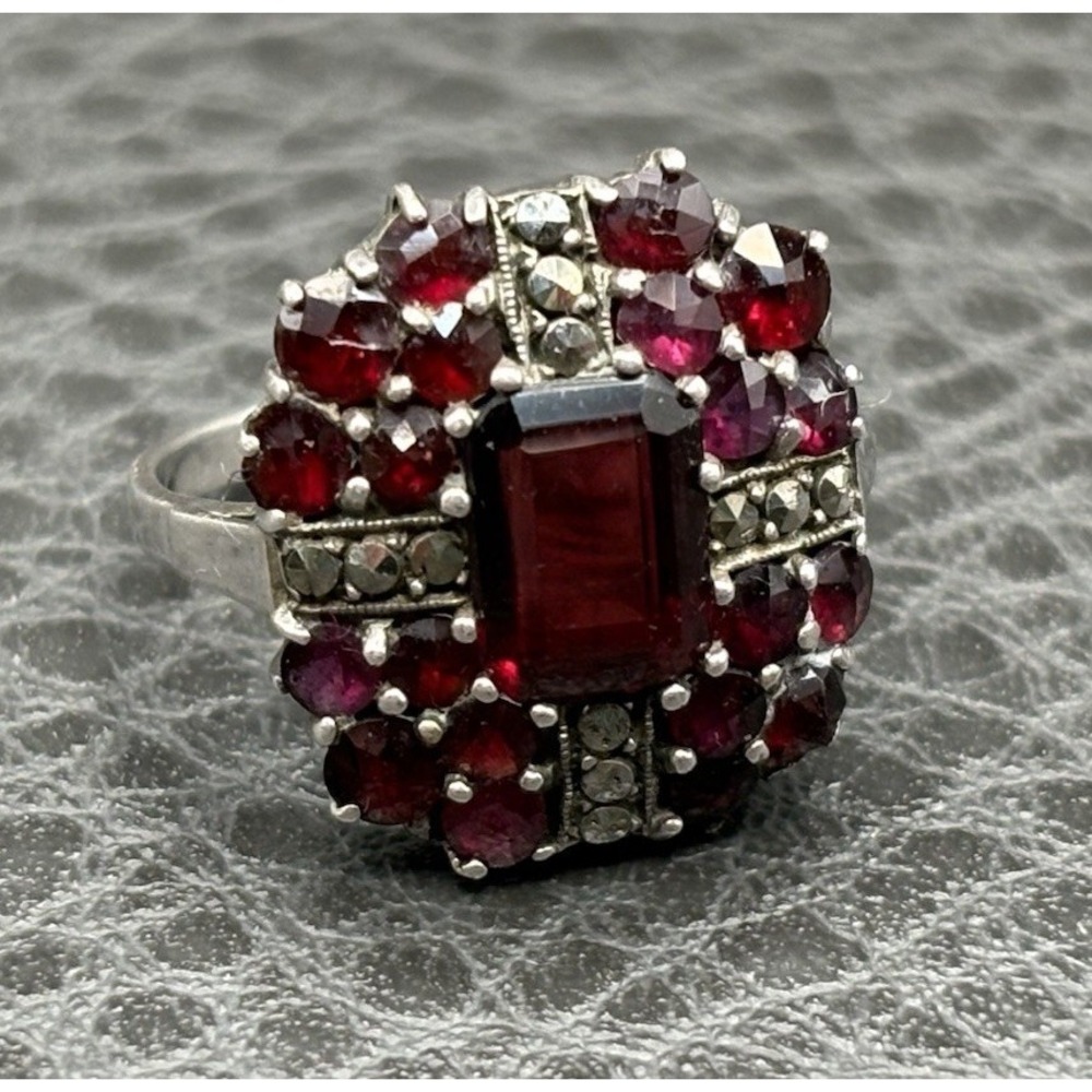 Vintage Art Deco Era Bohemian Garnet Marcasite Sterling Silver Ring Size 5.5 - Picture 2 of 13